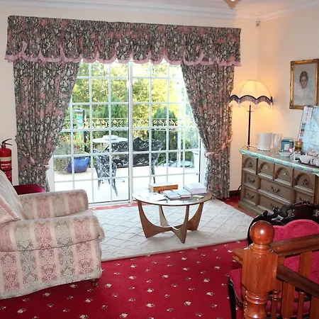 Bohola House Bed & Breakfast *