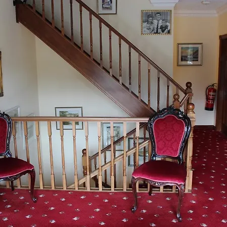 Bohola House Bed & Breakfast *